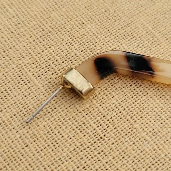 Tortoise Shell Octagon Hoop Earrings - Picture 5 of 5